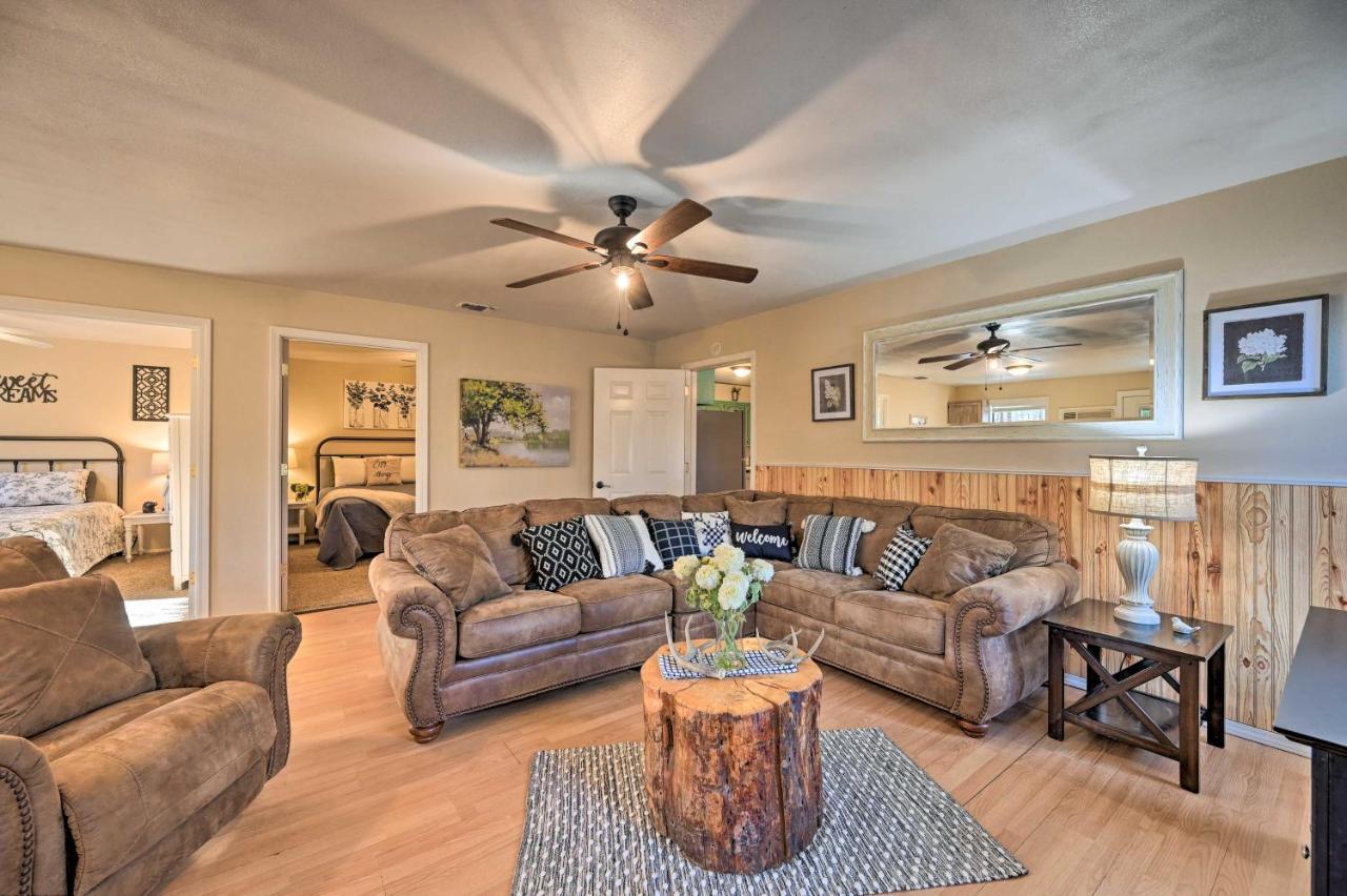 Pet-Friendly Shady Oaks Broken Bow Gem With Patio! Villa ภายนอก รูปภาพ